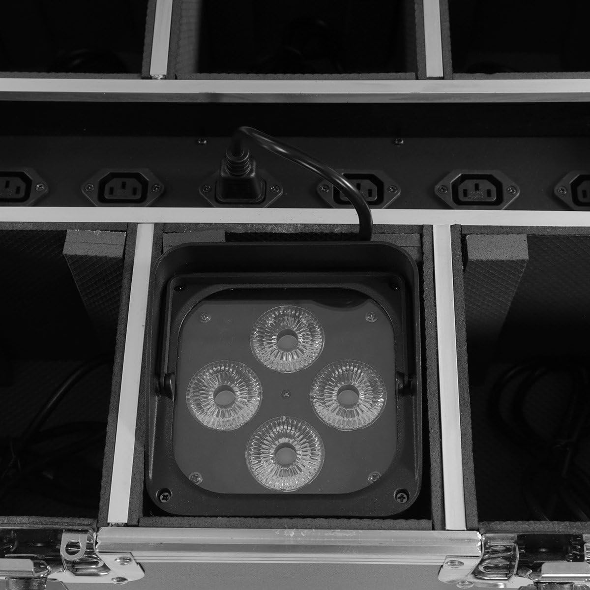 boomtonedj-ez-box-flight-case-projecteur-led-6-compartiments-roulettes image 3